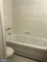 2031 Locust St-Unit -1803 in Philadelphia, PA - Foto de edificio - Building Photo