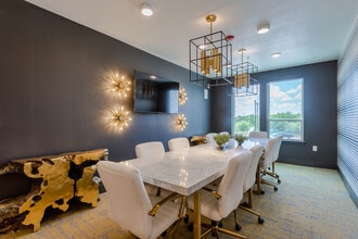 Three 77 Park in Fort Worth, TX - Foto de edificio - Interior Photo