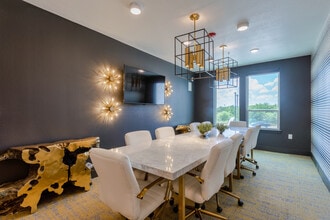 Three 77 Park in Fort Worth, TX - Building Photo - Interior Photo