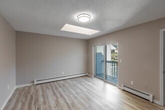 Westar Apartments in Vernon, CT - Building Photo - Interior Photo
