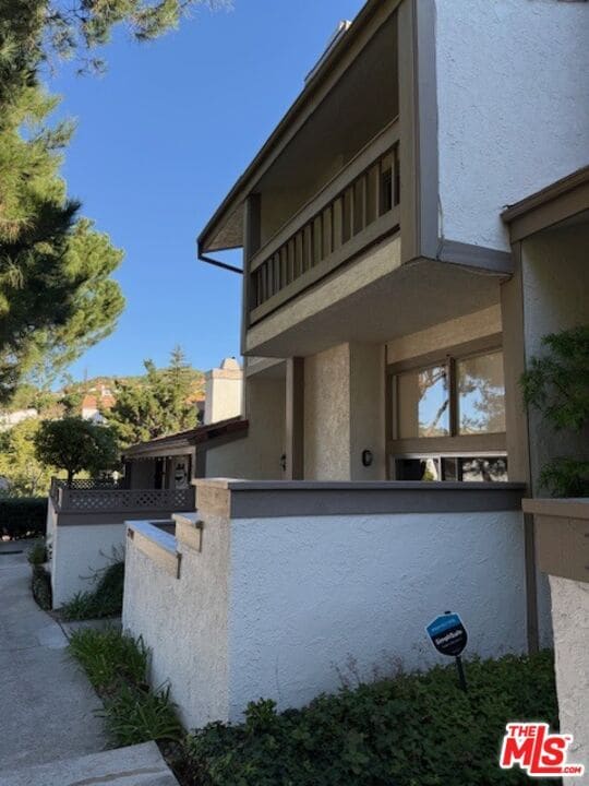 17142 Palisades Cir in Los Angeles, CA - Building Photo - Building Photo