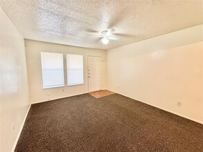 339 Ware Dr in Grand Prairie, TX - Building Photo - Building Photo