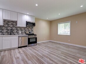 16335 Kalisher St in Los Angeles, CA - Building Photo - Building Photo