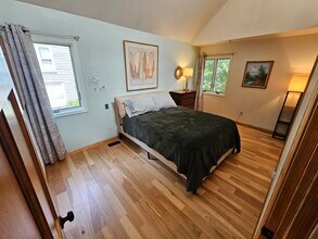 808 Jones Dr in Ann Arbor, MI - Building Photo - Building Photo