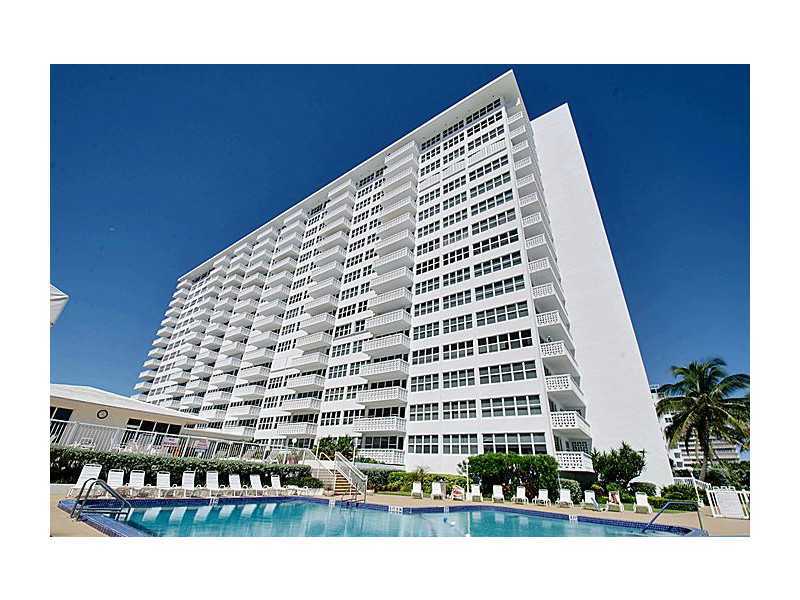 4010 Galt Ocean Dr, Unit 1016 in Fort Lauderdale, FL - Foto de edificio