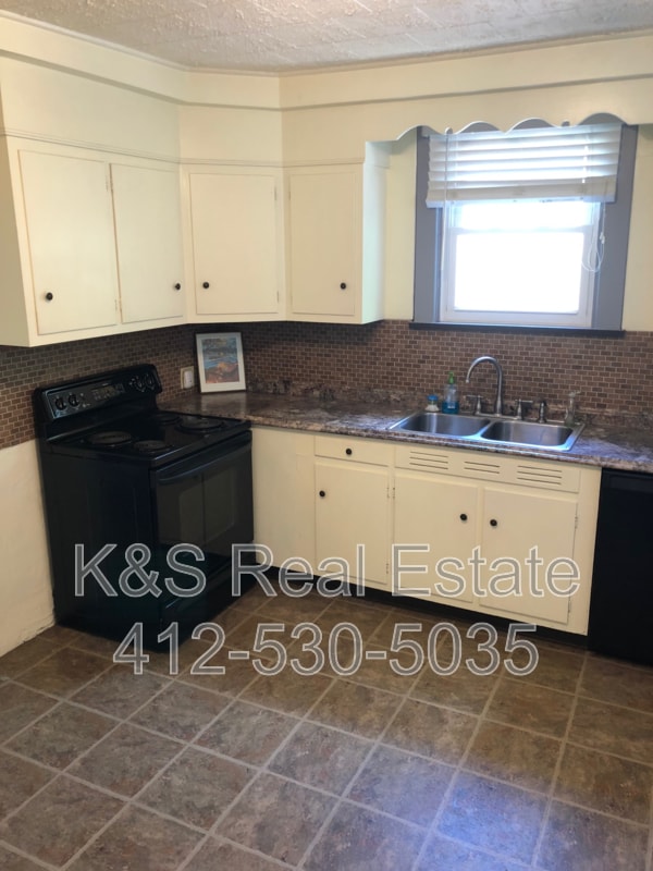 5833 Madison Ave in Export, PA - Building Photo - Building Photo