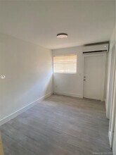 599 NW 33rd St-Unit -3 in Miami, FL - Building Photo - Building Photo