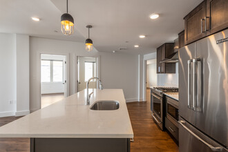 26 Hichborn Apartments in Brighton, MA - Building Photo - Interior Photo