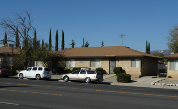 5223 W Wilson St in Banning, CA - Building Photo - Building Photo