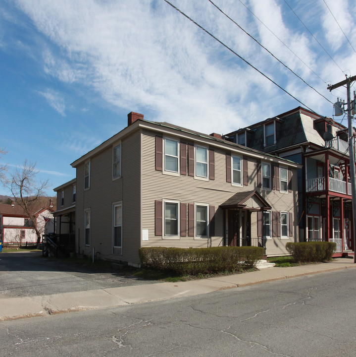 25 Pleasant St in Adams, MA - Building Photo