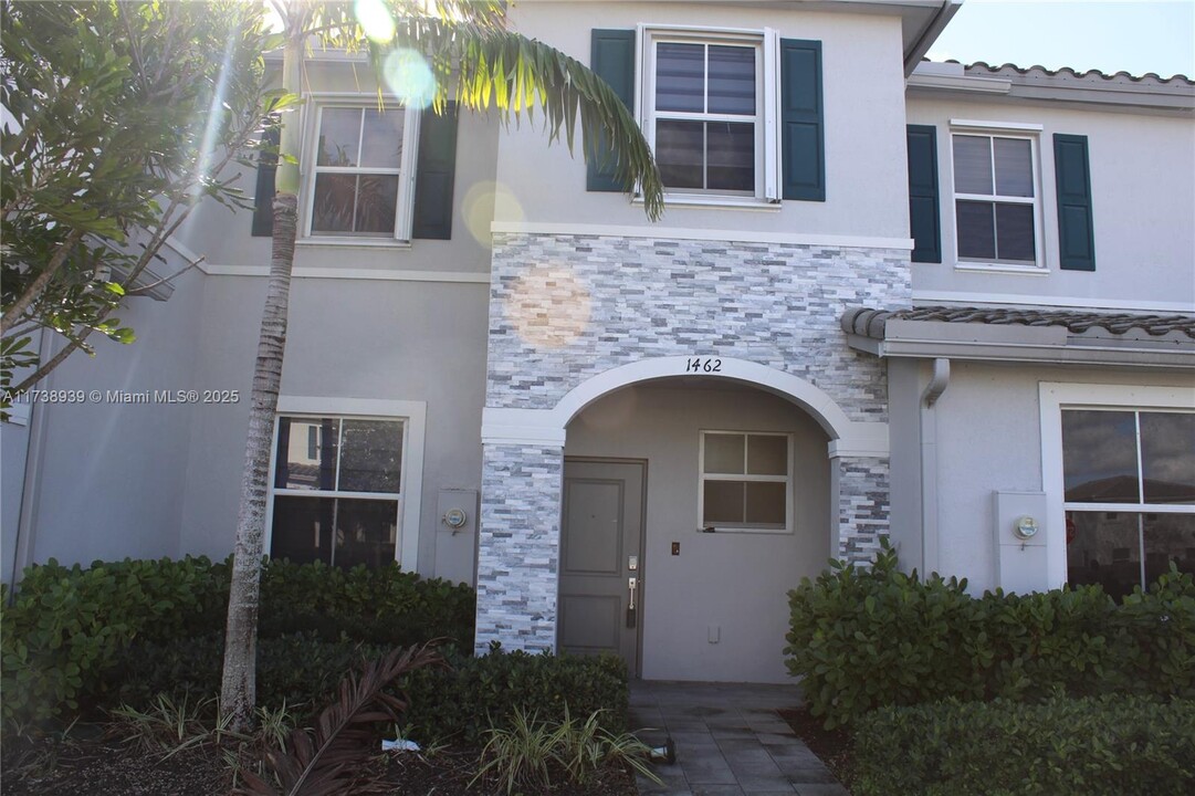 1462 SE 26th Ter in Homestead, FL - Building Photo