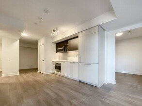 308 Jarvis St in Toronto, ON - Building Photo - Building Photo