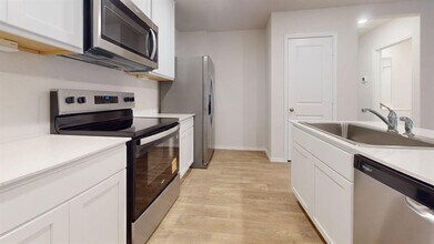 914 Indian Wy in Seguin, TX - Building Photo - Building Photo