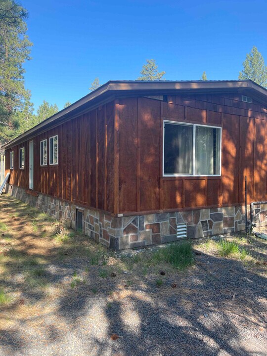 14742 Bluegrass Loop in Sisters, OR - Building Photo