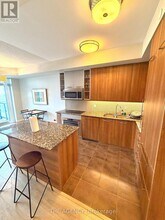 5168 Yonge St in Toronto, ON - Building Photo - Building Photo