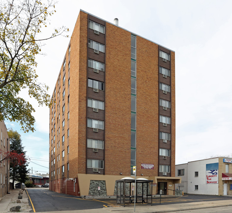 River Rise Apartments in Milwaukee, WI - Building Photo