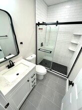 247 Chelsea St, Unit 3 in Boston, MA - Building Photo - Building Photo