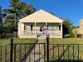 558 Emerson Dr in Lexington, KY - Building Photo