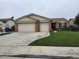 5815 Pearl Ridge Dr in Bakersfield, CA - Building Photo