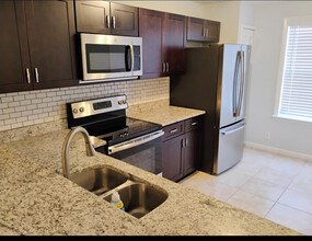 3703 South Lake Orlando Pky, Unit # 5 Ashley Court in Orlando, FL - Foto de edificio - Building Photo