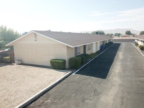 21725 Nisqually Rd in Apple Valley, CA - Building Photo - Building Photo