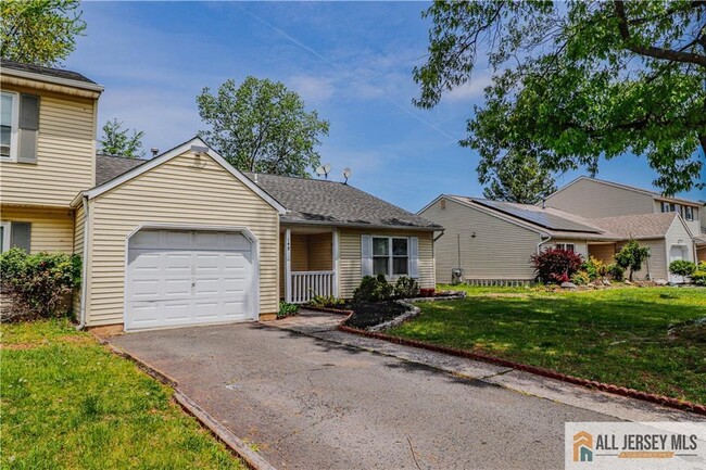 149 Zwolak Ct in South Plainfield, NJ - Building Photo - Building Photo
