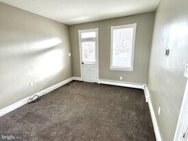 14 W Penn Ave in Robesonia, PA - Building Photo