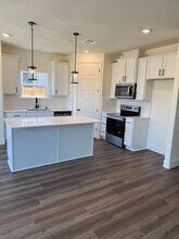 4012 W Delaware Ave in Visalia, CA - Building Photo - Building Photo