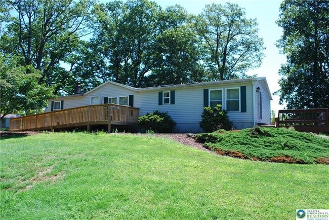 9740 Dietrich Rd in Breinigsville, PA - Building Photo - Building Photo