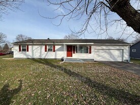 3828 Angus Ln in Moraine, OH - Building Photo