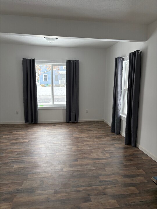 618 Dennis St, Unit Unit 1 in Adrian, MI - Building Photo