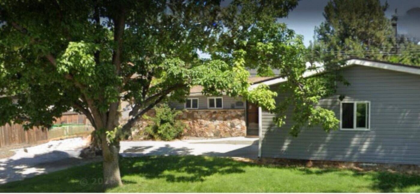 7046 Hummel Dr in Boise, ID - Building Photo