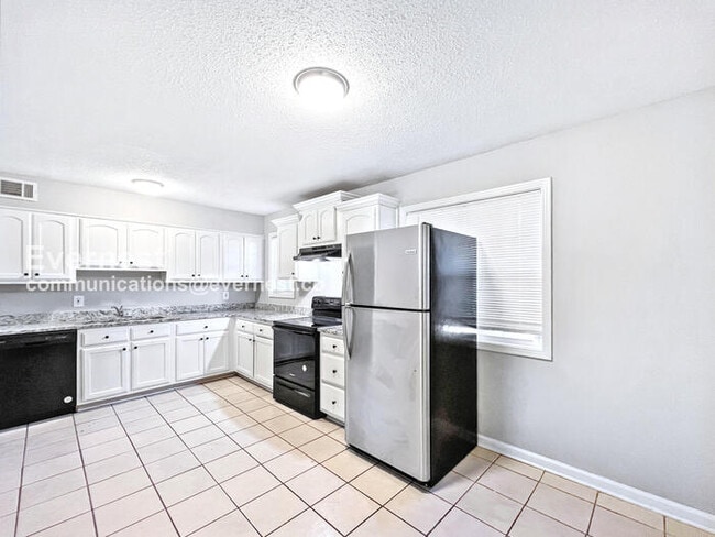 8614 Bunker Hill Dr in Southaven, MS - Building Photo - Building Photo