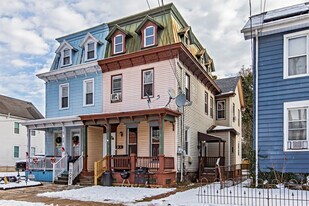 32 Walnut St in Salem, NJ - Building Photo