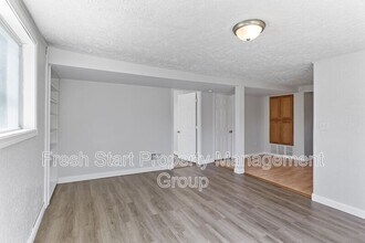 5830 S Washington Ave in Lansing, MI - Building Photo - Building Photo