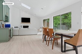 10 N Cape Ln in East Hampton, NY - Building Photo - Building Photo