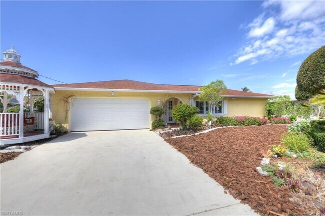 6163 Plumosa Ave in Ft. Myers, FL - Building Photo - Building Photo