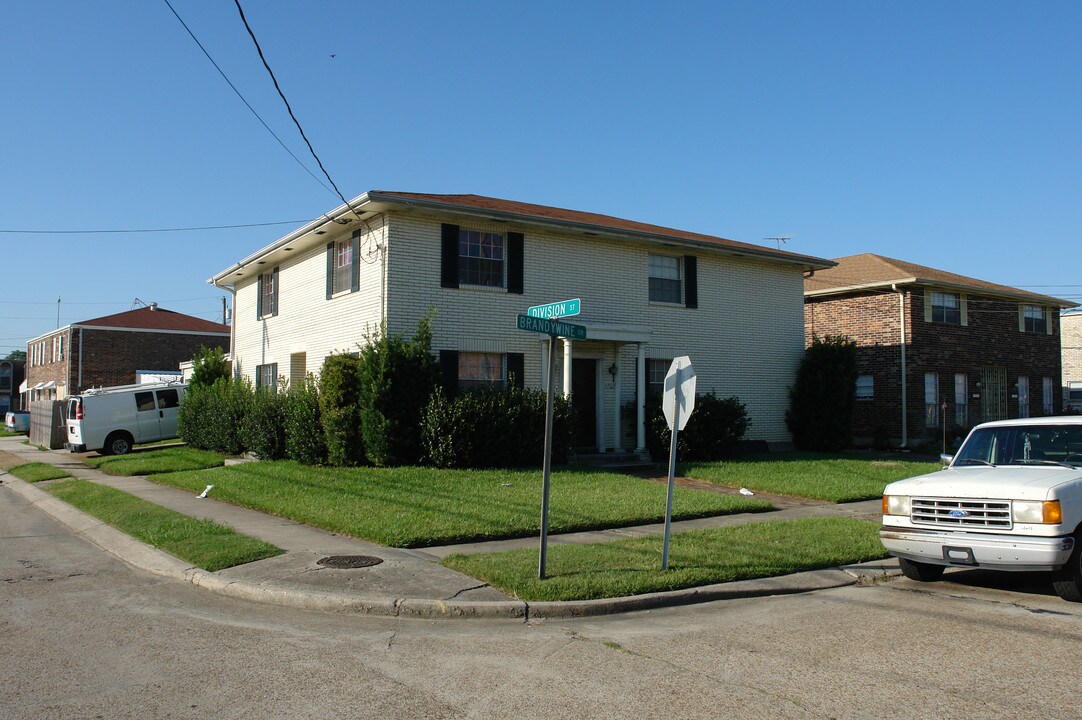 3700 Brandywine Dr in Metairie, LA - Foto de edificio