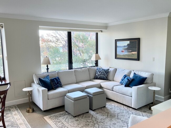 65 E India Row, Unit 4E in Boston, MA - Building Photo - Building Photo