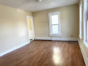 1811 Central Ave in Bridgeport, CT - Building Photo - Building Photo