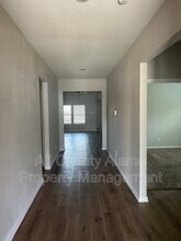 9215 Foxing Blf in Converse, TX - Building Photo - Building Photo