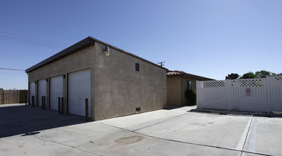 14934 Sequoia Ave in Hesperia, CA - Building Photo - Building Photo