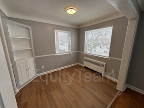 5929 Oakwood Ave in Cincinnati, OH - Building Photo - Building Photo