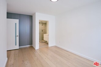 11785 Gateway Blvd in Los Angeles, CA - Building Photo - Building Photo
