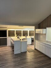 3321 Anoai Pl in Honolulu, HI - Building Photo - Building Photo