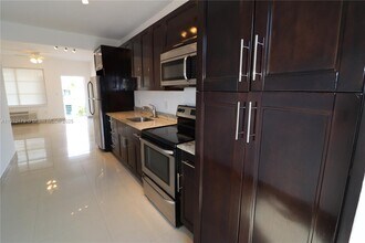 540 74th St in Miami Beach, FL - Building Photo - Building Photo