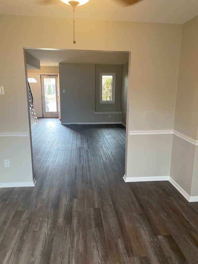 property at 1102 Oak Cir