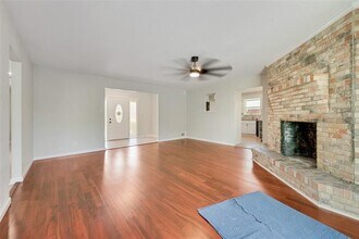 219 Hillcrest Dr in Sanger, TX - Building Photo - Building Photo