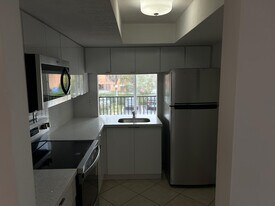 9441 SW 4th St in Miami, FL - Building Photo