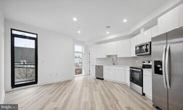 2301 Grays Ferry Ave in Philadelphia, PA - Building Photo - Building Photo